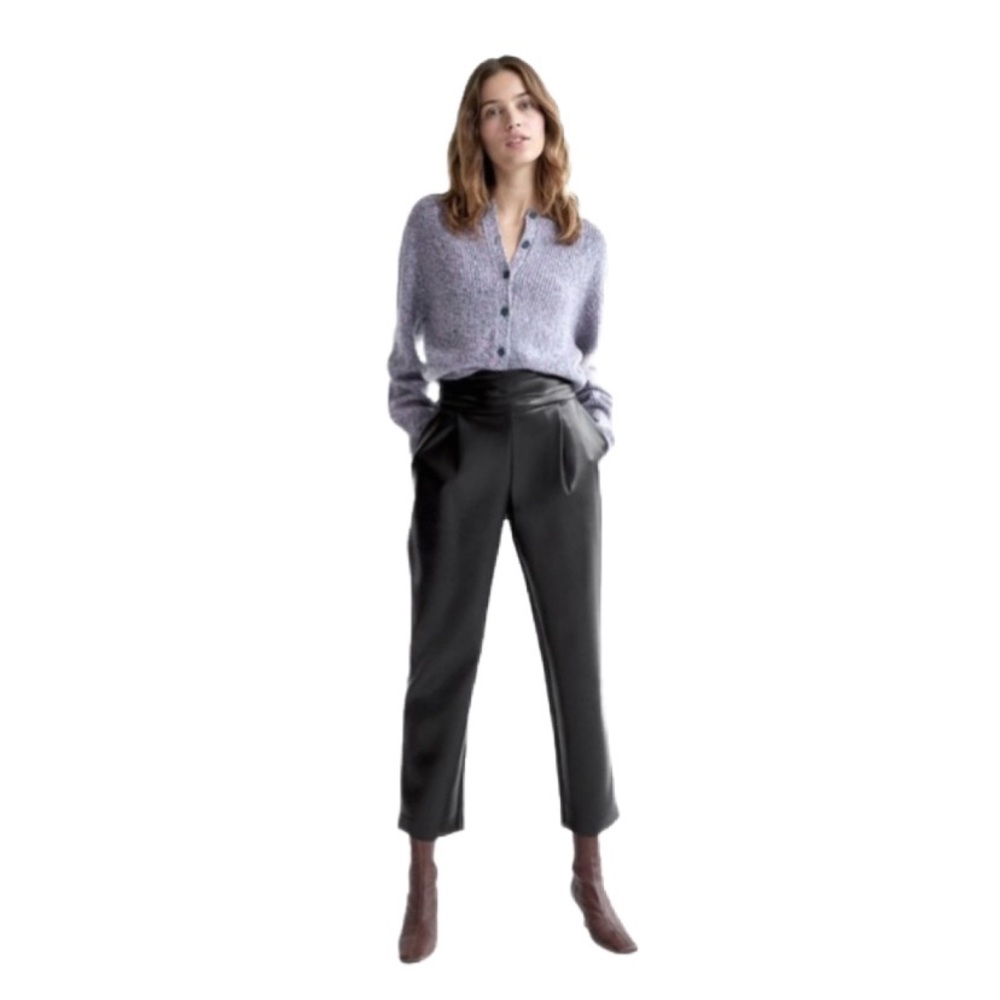 Aritzia Wilfred Jessa Vegan Leather Pant Size 6
EUC